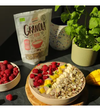BIO keto granola w smoothie bowl z acai - fit śniadanie #11