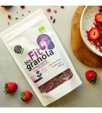 Fit Granola z Adaptogenami z ricottą i truskawkami #18